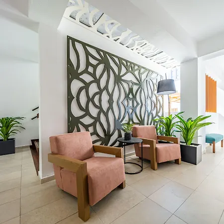 Silver Park By Deserve Apartmanhotel Paphos
