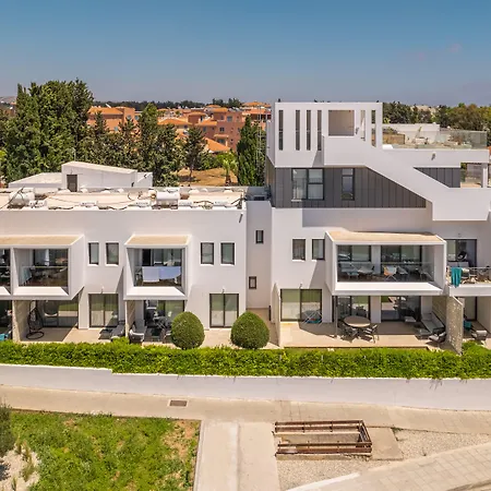 Silver Park מלון דירות 4*