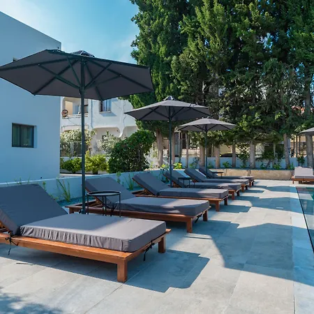 Silver Park 公寓式酒店 Paphos